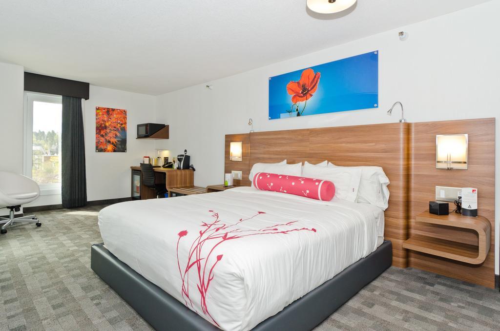 Hotel Elan YYC Eksteriør bilde