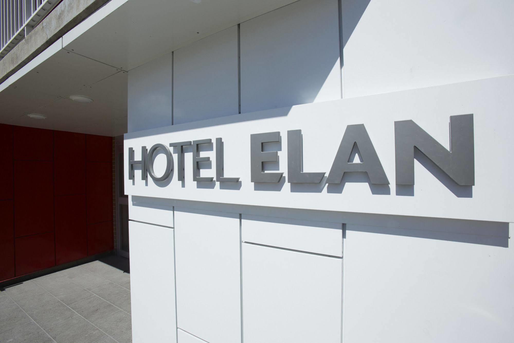 Hotel Elan YYC Eksteriør bilde