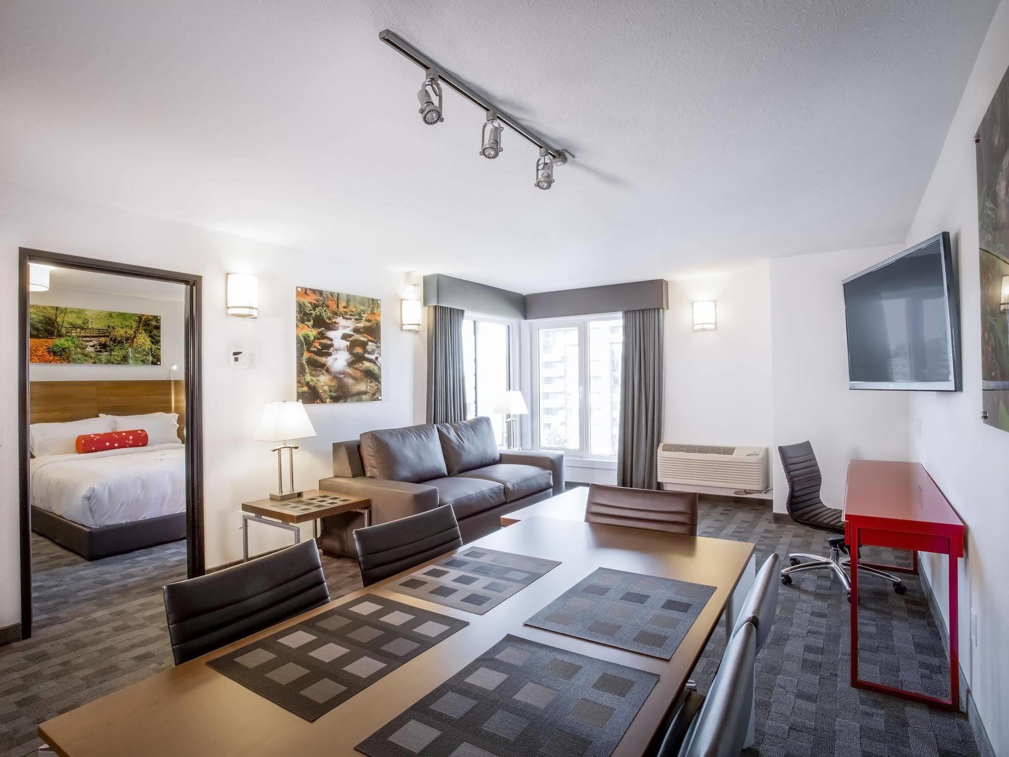 Hotel Elan YYC Eksteriør bilde